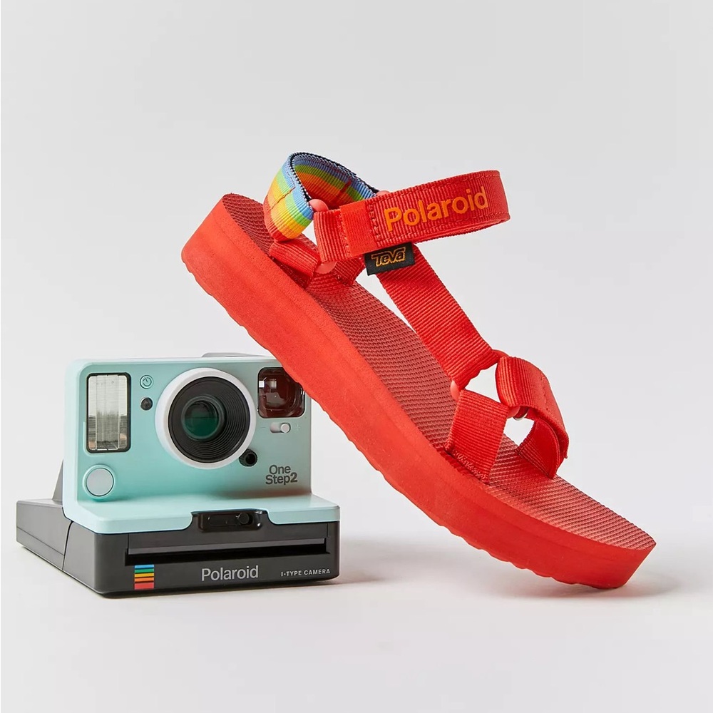 Teva All Gender Midform Universal Platform Red Polaroid Collab Sandals in Size 7